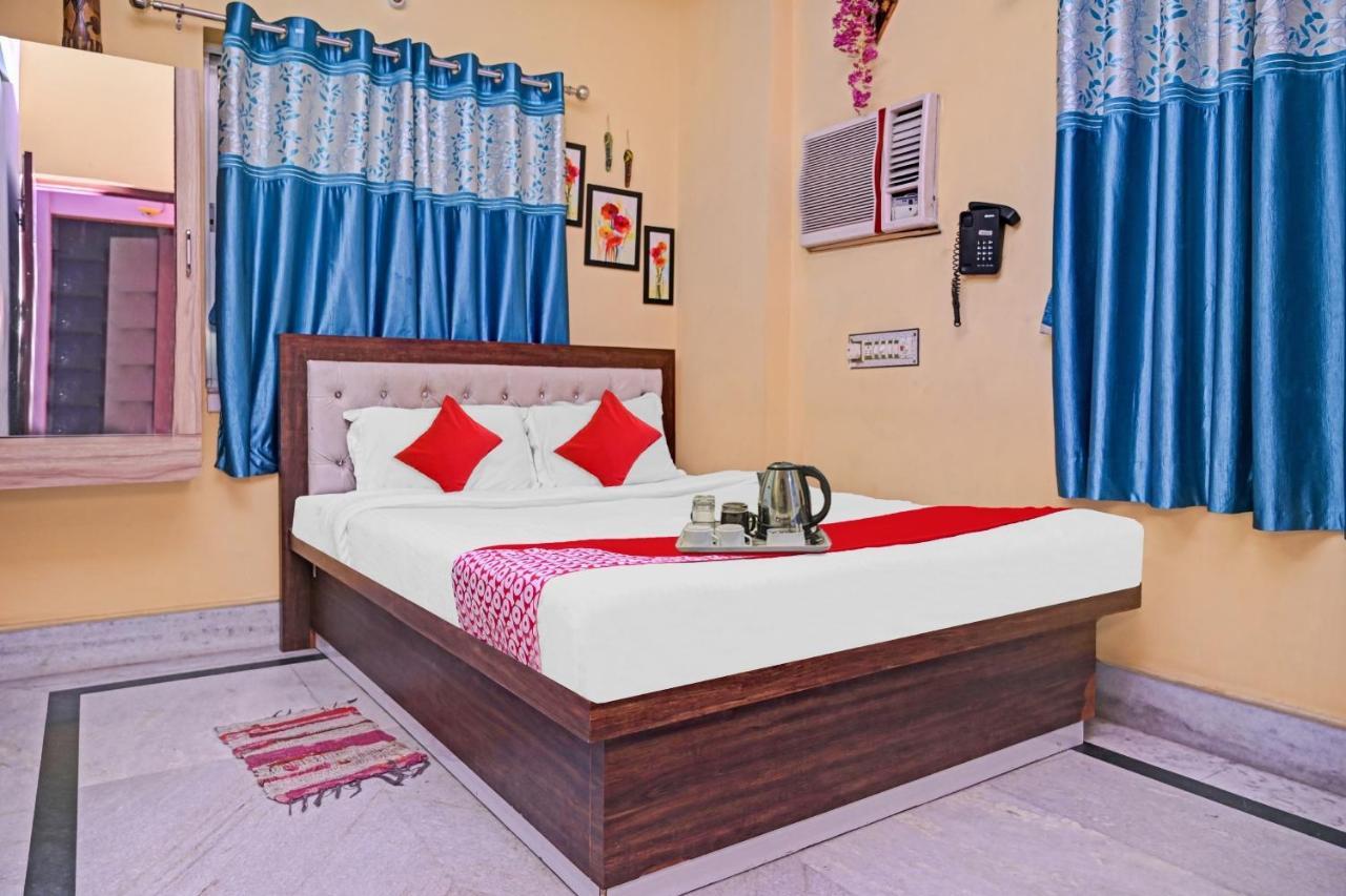 Oyo Flagship Shree Corporate Near Tcs Gitabitan 3*