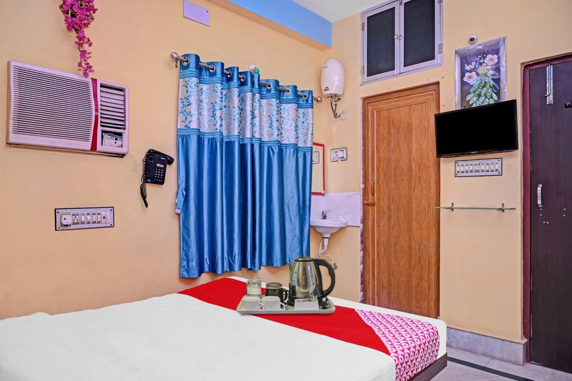 Oyo Flagship Shree Corporate Near Tcs Gitabitan Hotel 3*
